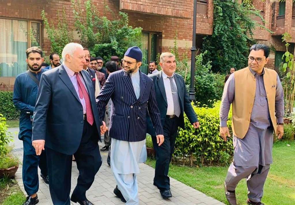 Dr Hassan Qadri welcomed the guests from Egypt