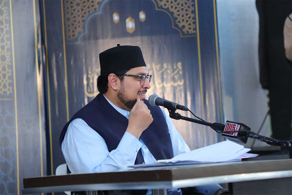 Dr Hussain Qadri addressing Itikaf City minhaj ul quran residents