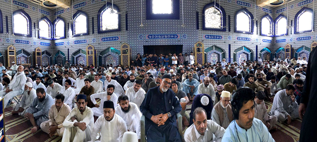 Dr Hussain Qadri addressing Friday gathering