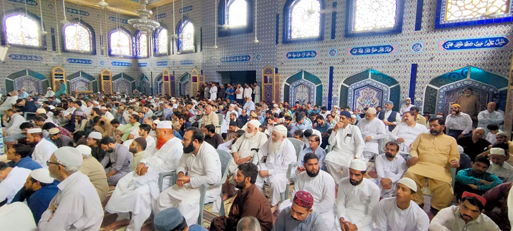 Dr Hussain Qadri addressing Friday gathering