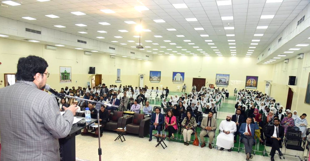 Dr Hussain Mohi-ud-Din Qadri deliveres lecture on importance of knowledge in Muscat