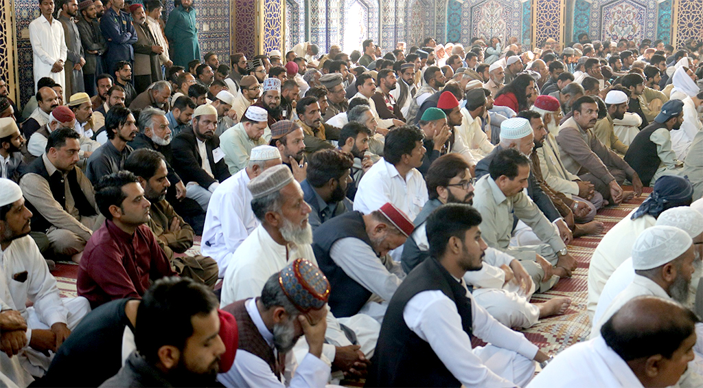 Dr Hussain Qadri adressing Khutba Jummah in Jamia Shaykh-ul-Islam