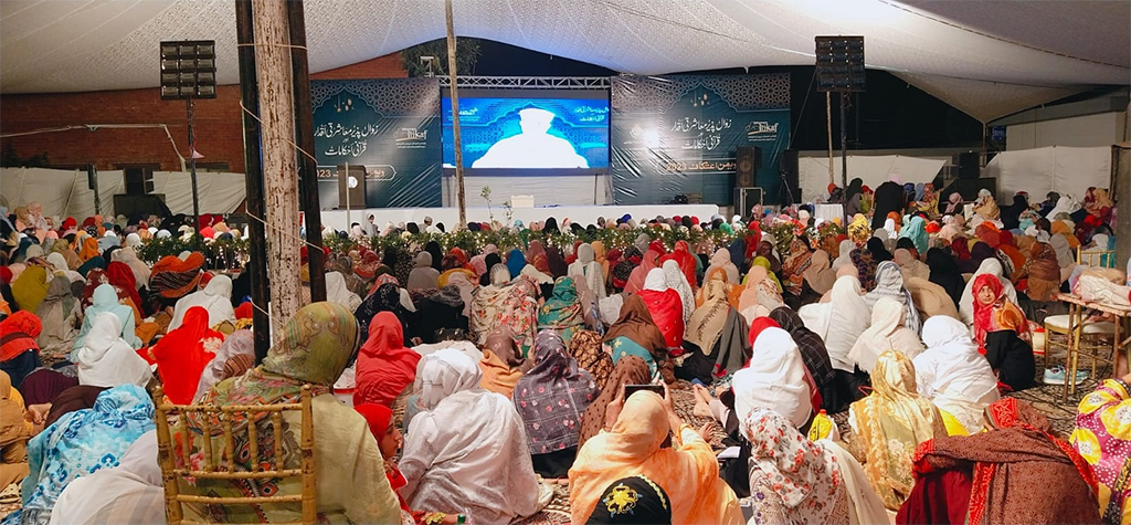 Dr Tahir ul Qadri addressing Itikaf City residents