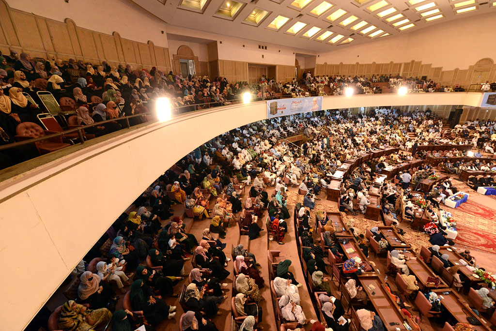 Dr Tahir-ul-Qadri Hadith Encyclopedia launched at Aiwan-e-Iqbal Lahore