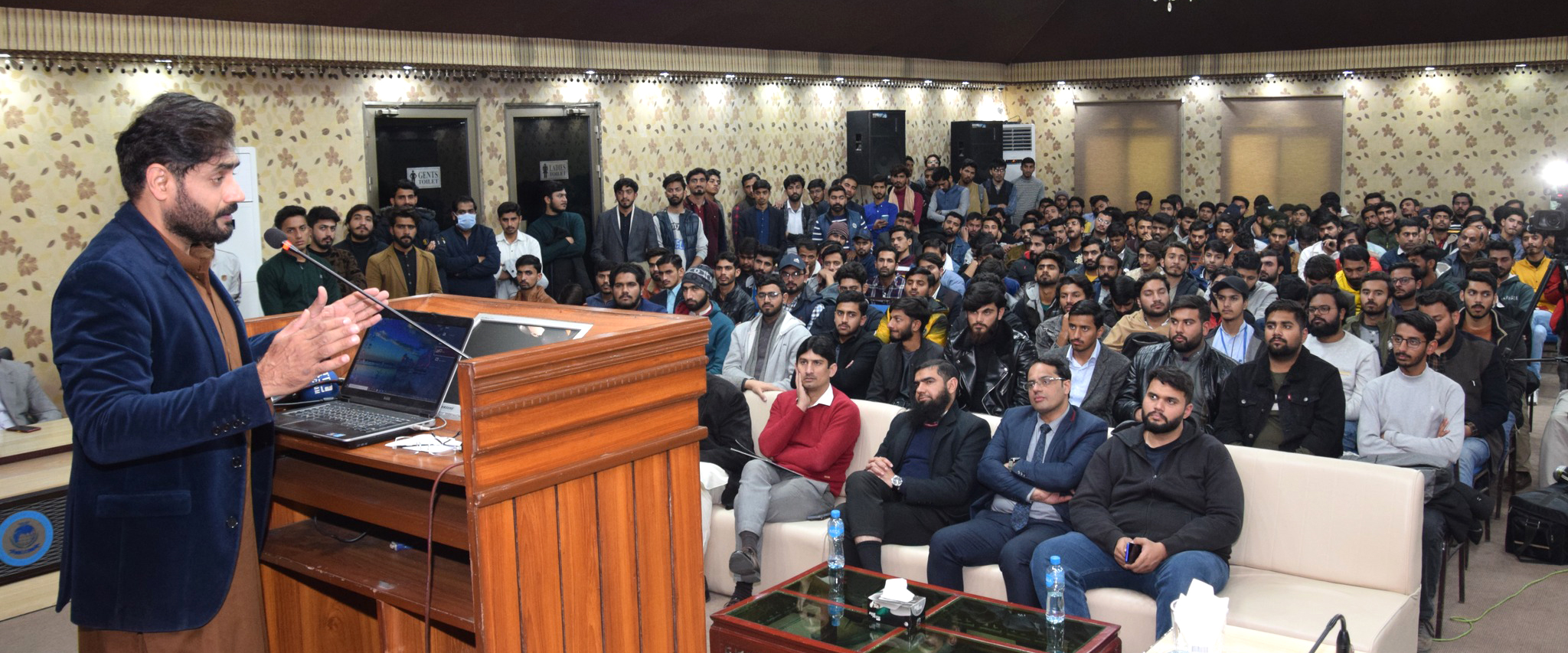 Ibrar-ul-Haq visited Minhaj University Lahore