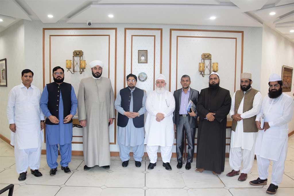Khateeb Masjid Abdul Qadir Jilani Baghdad meet with Dr Hussain Qadri