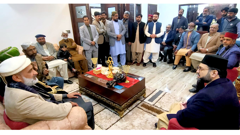Meeting of political and social leaders of Multan with Dr.Hasan Qadri