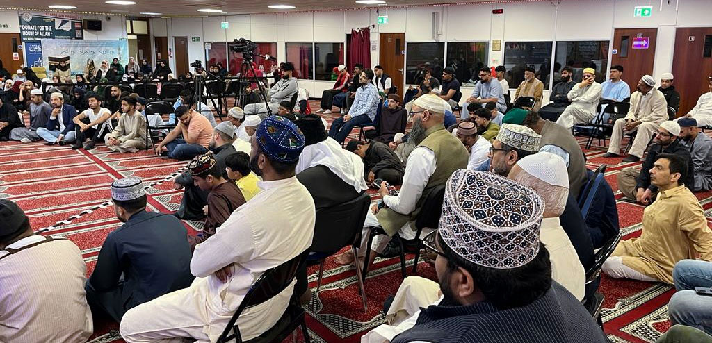 Impacting Hearts and Minds: Shaykh Hammad Memorable Talk in the UK -8