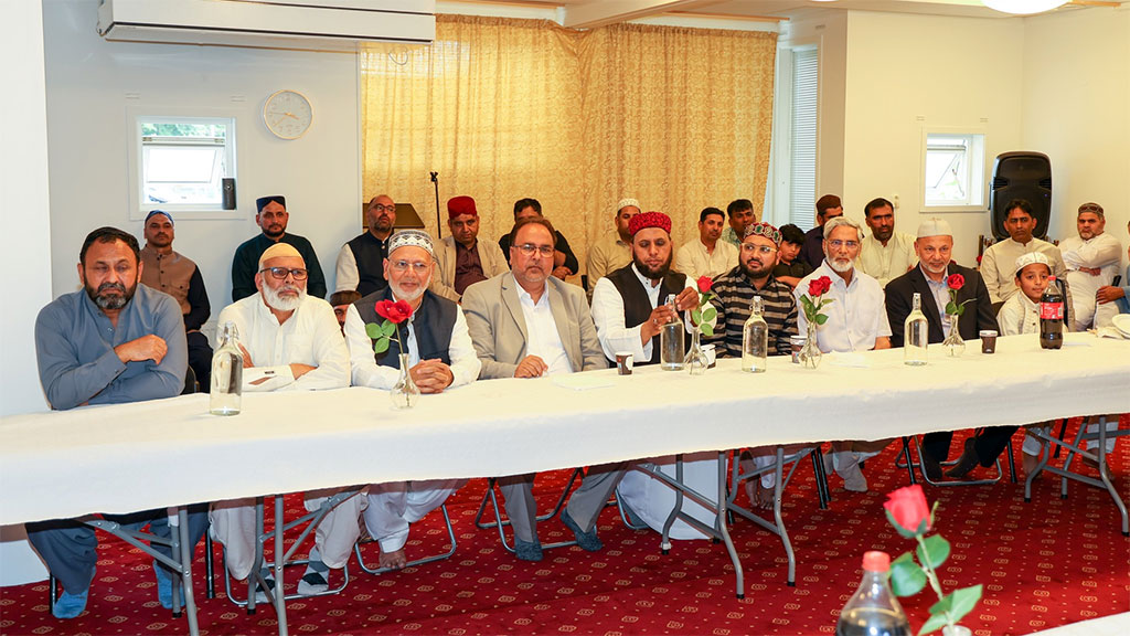 Shaykh-ul-Islam meets the members of MQI Stockholm