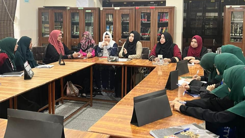 Training session with students of Minhaj Women College