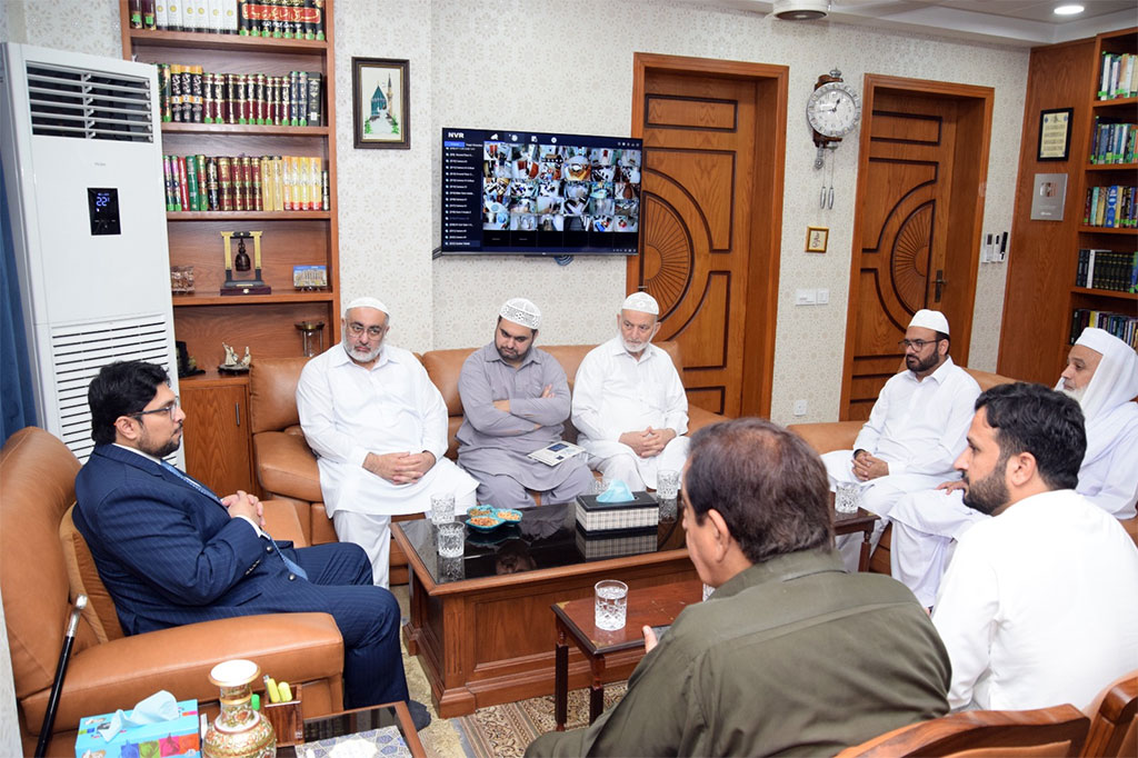 Pir Sayyid Habibullah Shah meets Dr Hussain Qadri in Minhaj University