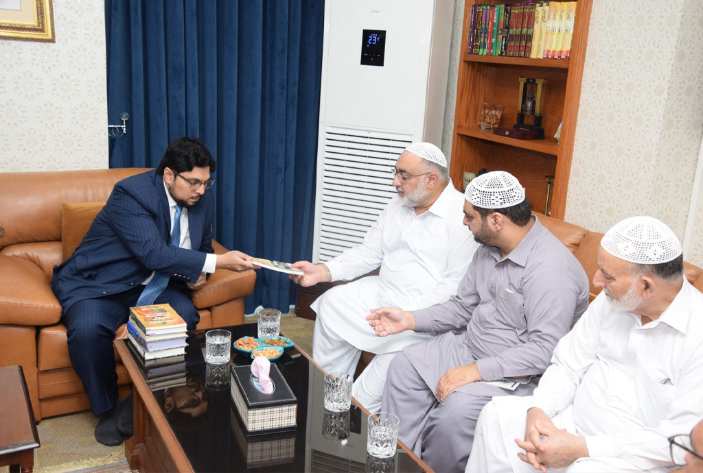 dr hussain qadri meeting with peer of ghamkol sharif
