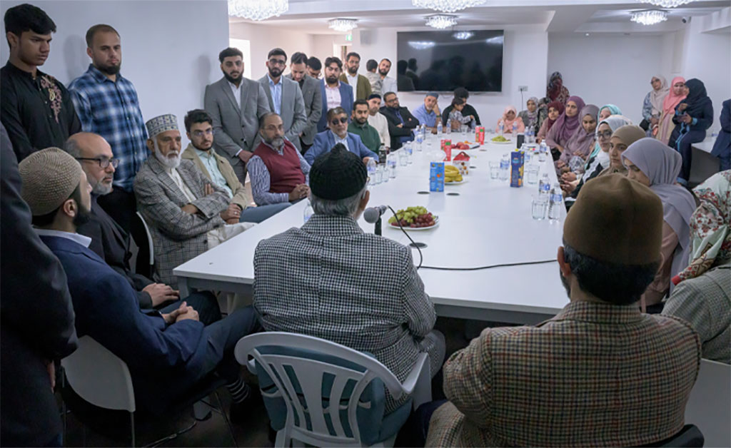 dr tahir ul qadri met al hidaya team