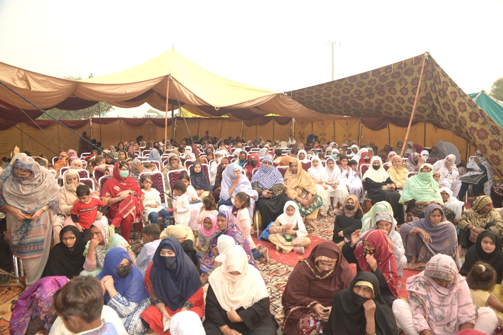 dr hussain qadri addressing sufi conference