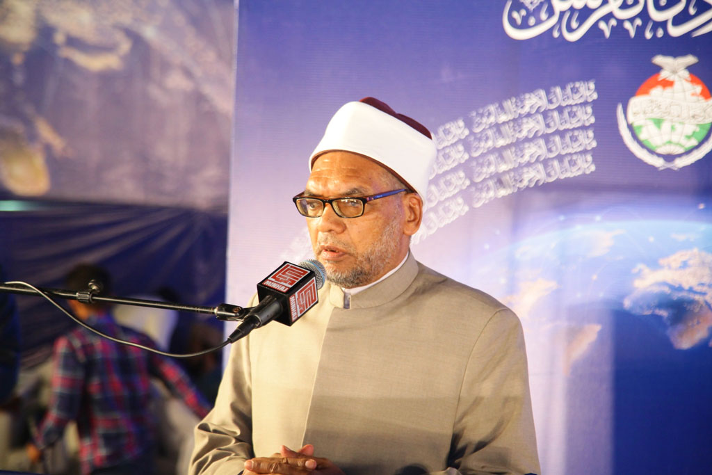 dr hassan mohiudeen qadri addressing