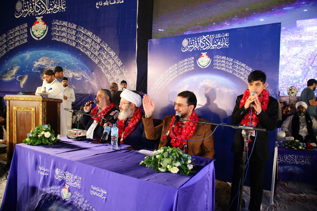 dr hassan mohiudeen qadri addressing