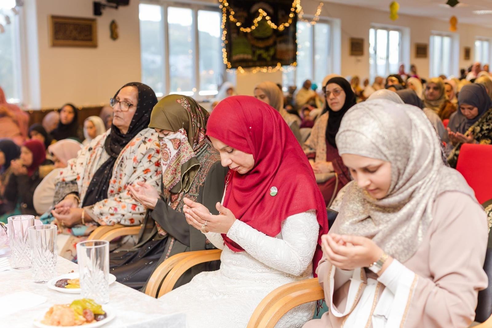 Basima Hassan Qadri addressing Mawlid un Nabi Conference in Norway