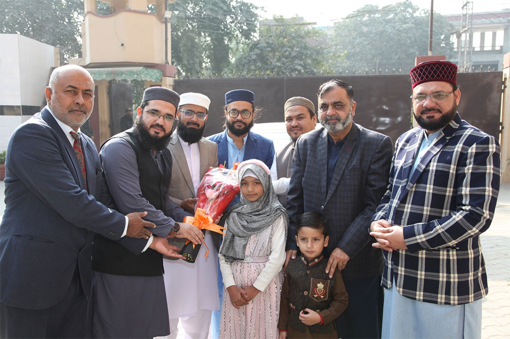 Delegation from Jamia Binoria Karachi visits Minhaj ul Quran