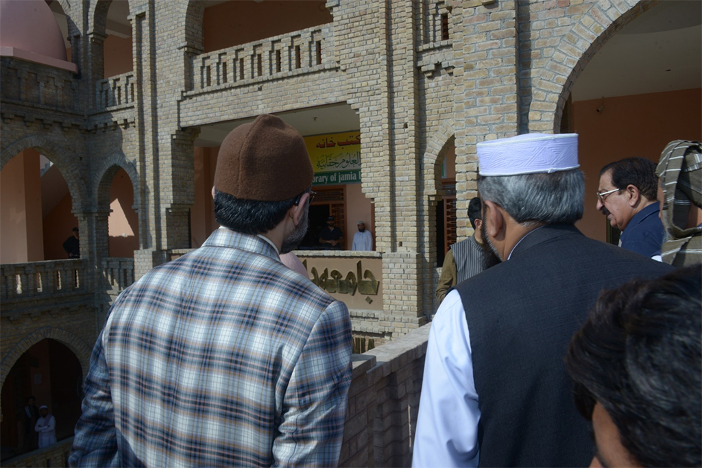 Dr Hassan Qadri Visits Jamia Haqiniya Akora Khatak