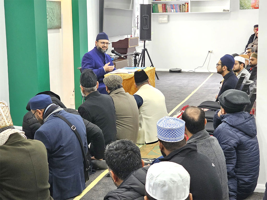 Dr Hassan Mohi ud Din Qadri Adressing Khutaba Jummah at Victoria