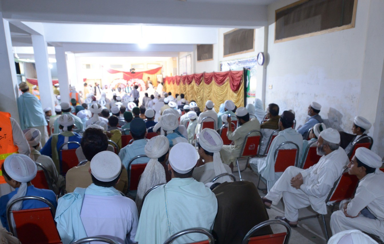 Dr-Hassan Qadri Arive at Astana Aliya Qadria Baghkundi Sharif