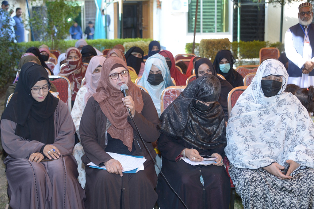 Dr Hassan Qadri addresses workers Convention Kohat