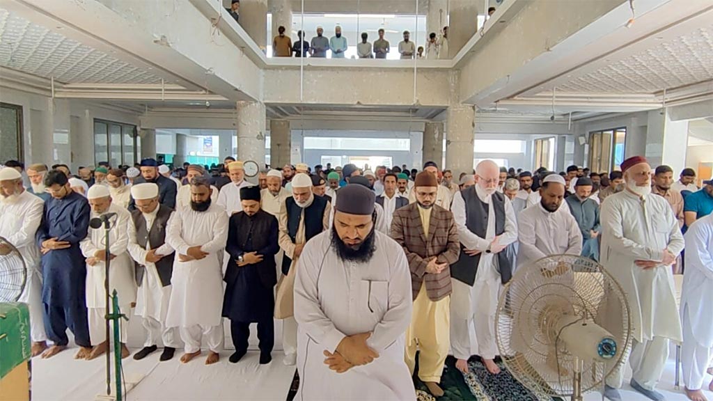 Dr Hassan Qadri Say Prayer in Karachi