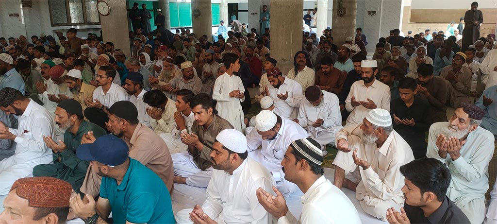 Dr Hassan Qadri Say Prayer in Karachi