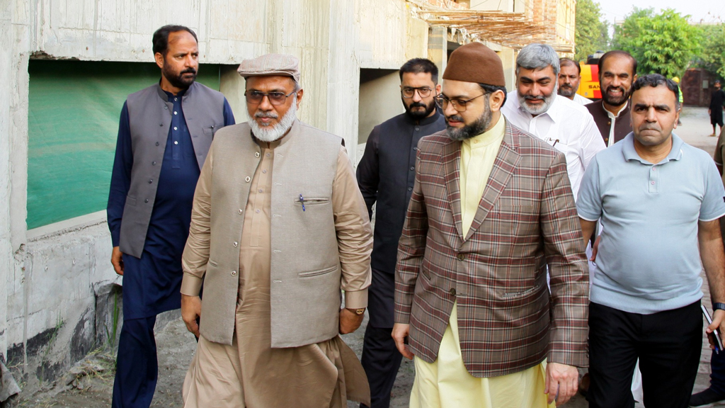 Dr Hassan Qadri Visits Alaazmiyah Institute Township