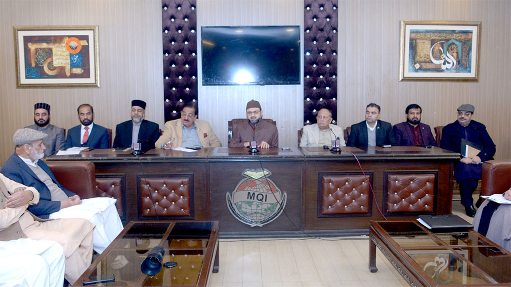 Dr Hassan Qadri addresses Tarbyti session at Markaz MQi