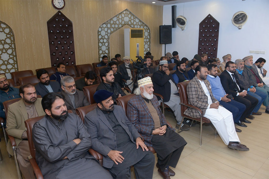 Dr Hassan Qadri addresses Tarbyti session at Markaz MQi