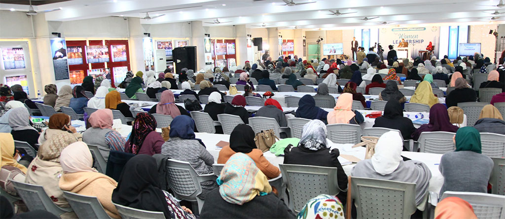 Dr Hassan Qadri addressing AL-Tarbiyah 2024  under Minhaj-ul-Quran Women League Pakistan