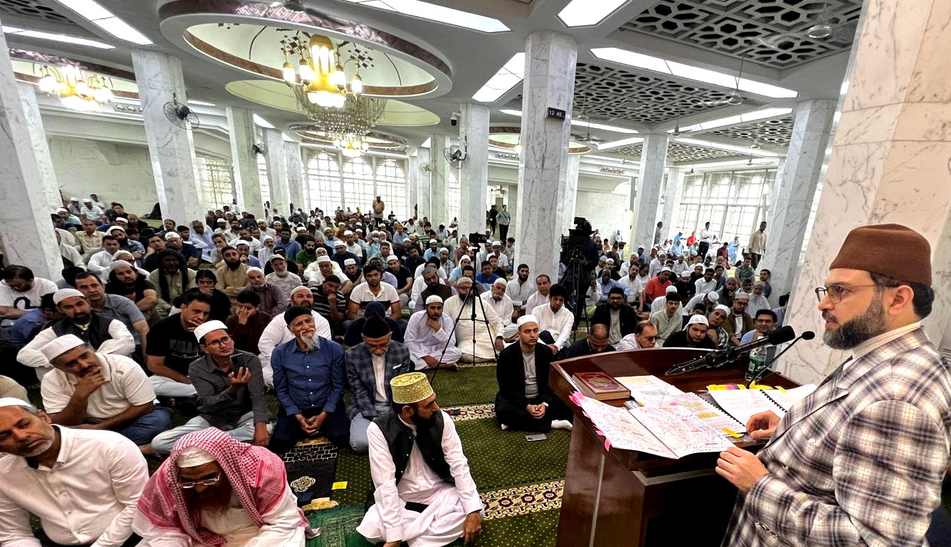 Dr Hassan Qadri addressing Friday Sermon at Kowloon Masjid Hong Kong