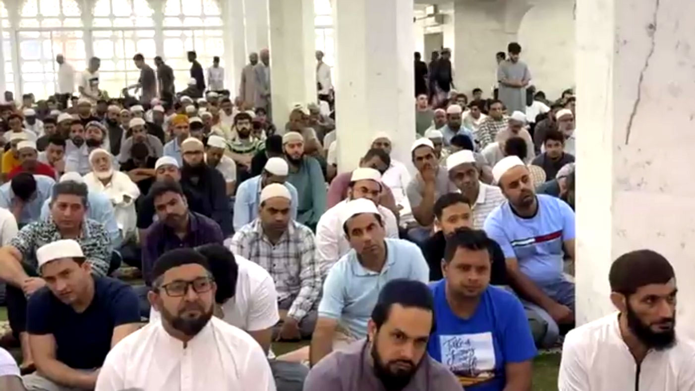 Dr Hassan Qadri addressing Friday Sermon at Kowloon Masjid Hong Kong