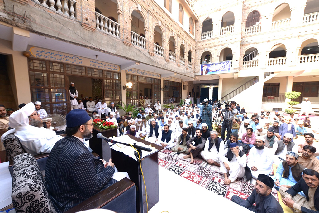 Dr Hassan Qadri addressing Khutba Jummah in Murshid Abad Peshawar