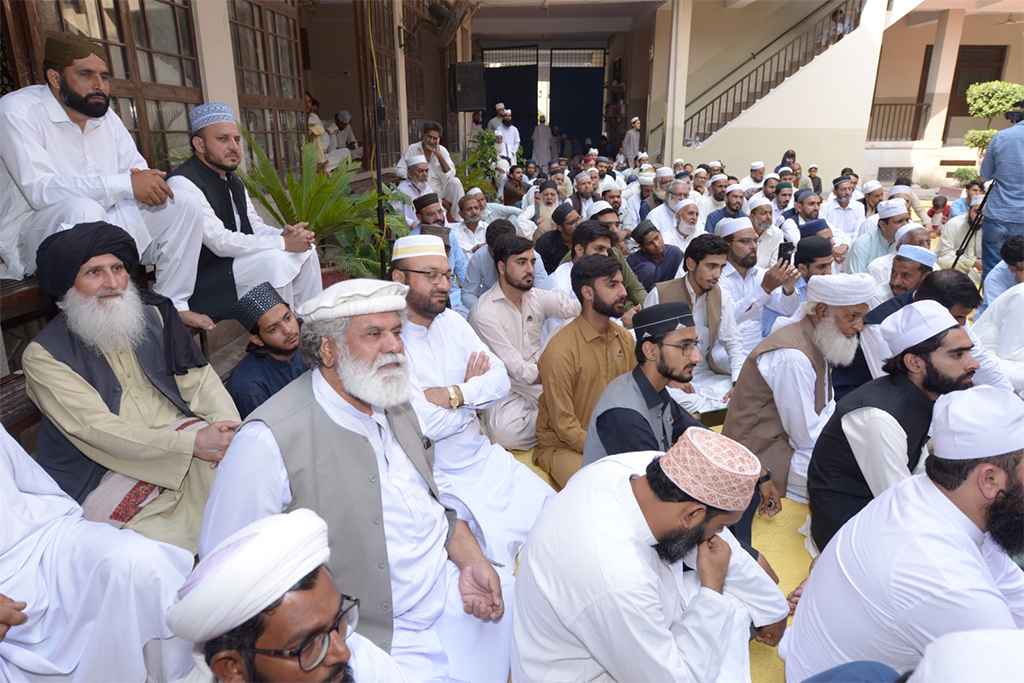 Dr Hassan Qadri addressing Khutba Jummah in Murshid Abad Peshawar