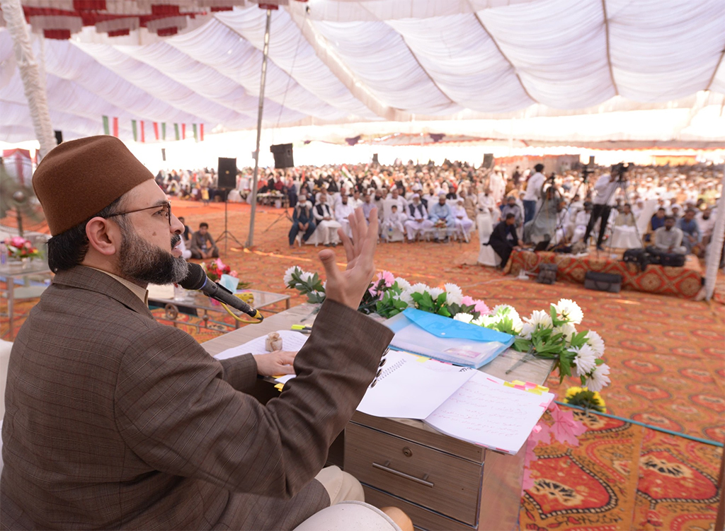 Dr Hassan Qadri addressing Rehma tul lilalmin Conferencein DI Khan