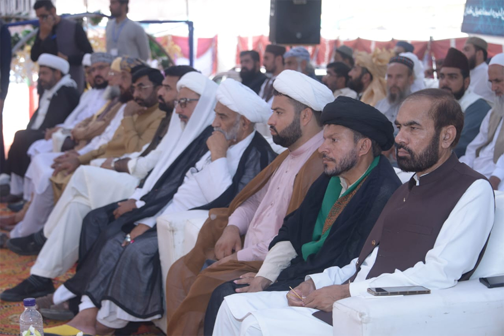 Dr Hassan Qadri addressing Rehma tul lilalmin Conferencein DI Khan