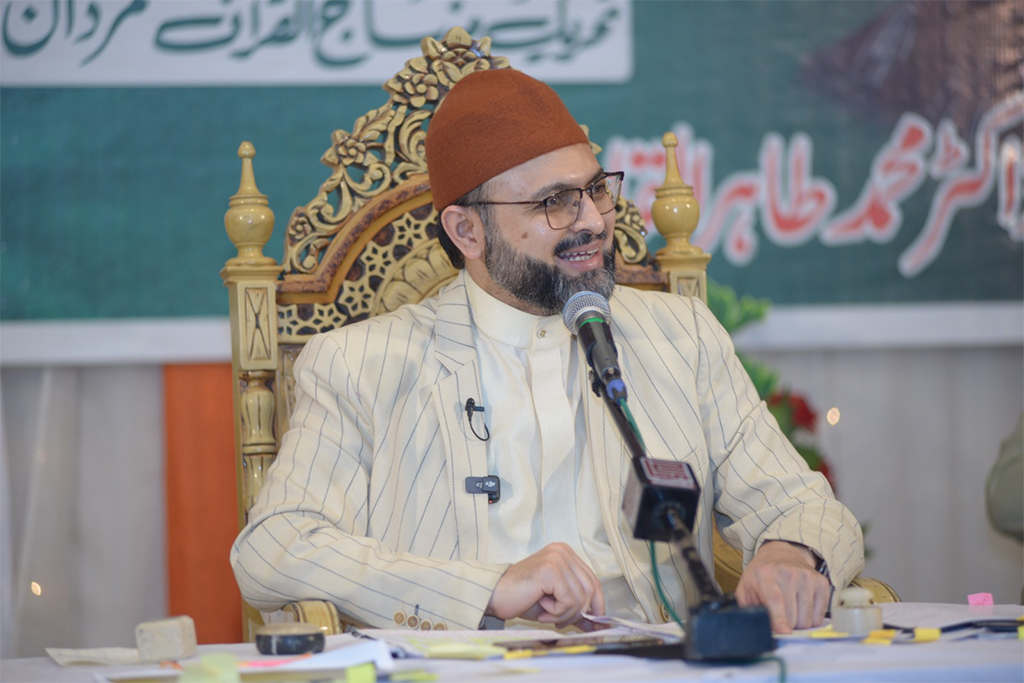 Dr Hassan Qadri addressing Rehma tul lilalmin Conference in Mardan