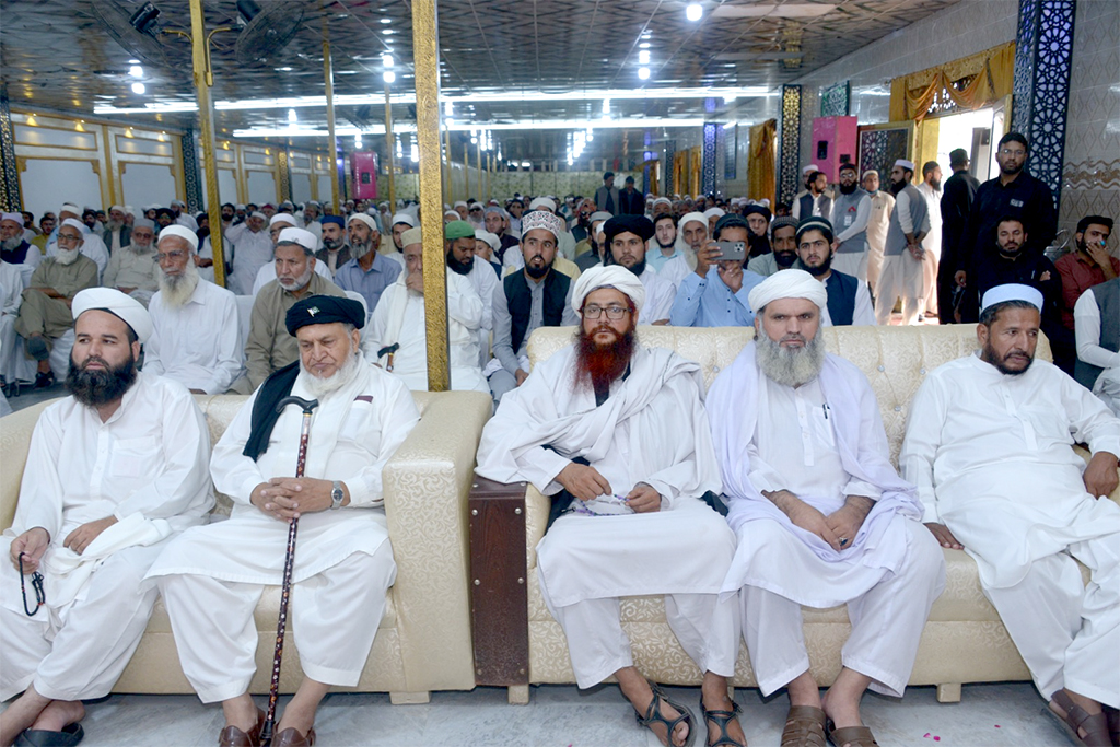 Dr Hassan Qadri addressing Rehma tul lilalmin Conference in Mardan