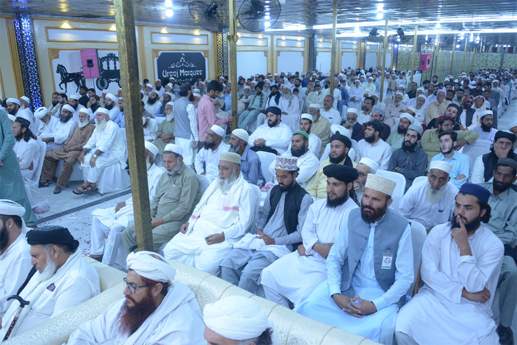 Dr Hassan Qadri addressing Rehma tul lilalmin Conference in Mardan