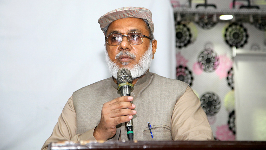 Dr Hassan Qadri addressing Training session with COSIS New Campus students