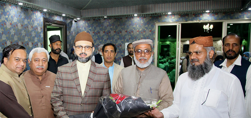 Dr Hassan Qadri addressing Training session with COSIS New Campus students