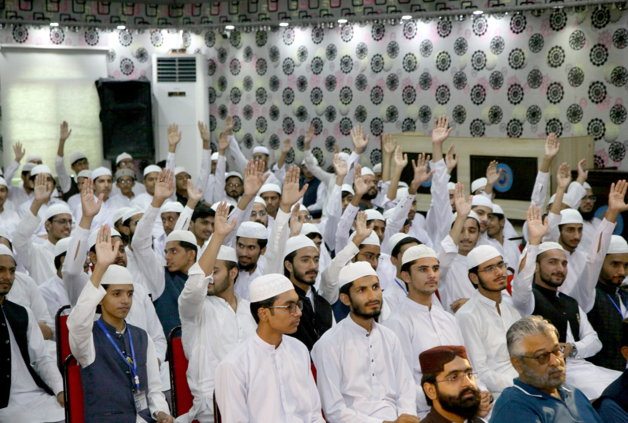 Dr Hassan Qadri addressing Training session with COSIS New Campus students