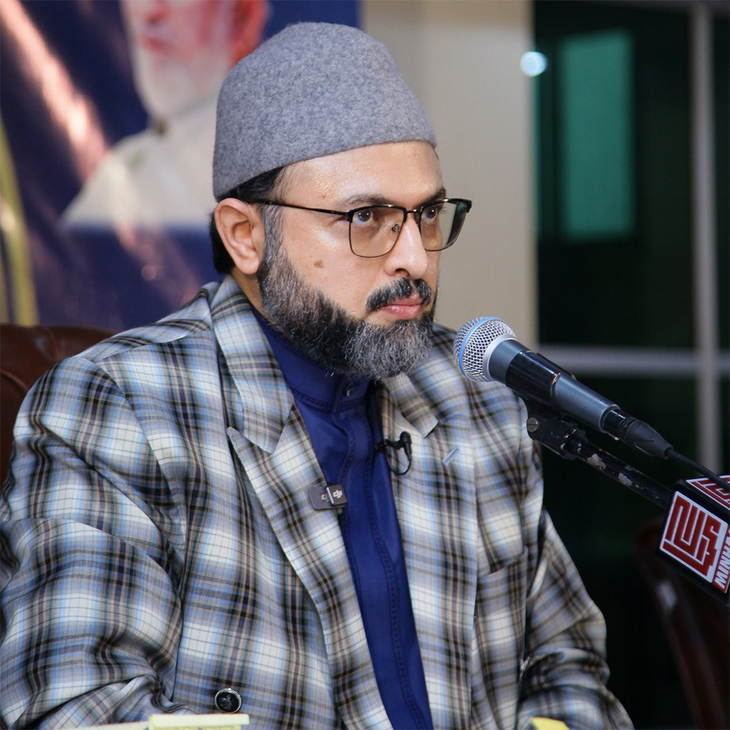 Dr Hassan Qadri addressing Training session with COSISstudents