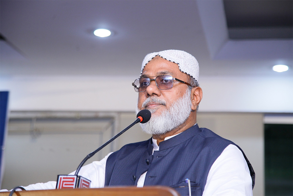 Dr Hassan Qadri addressing Training session with COSISstudents