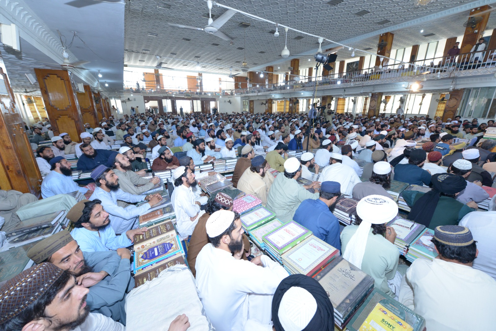 Dr Hassan Qadri addressing at Jamia Darul-Uloom Haqqania Akora Khattak Nowshehra