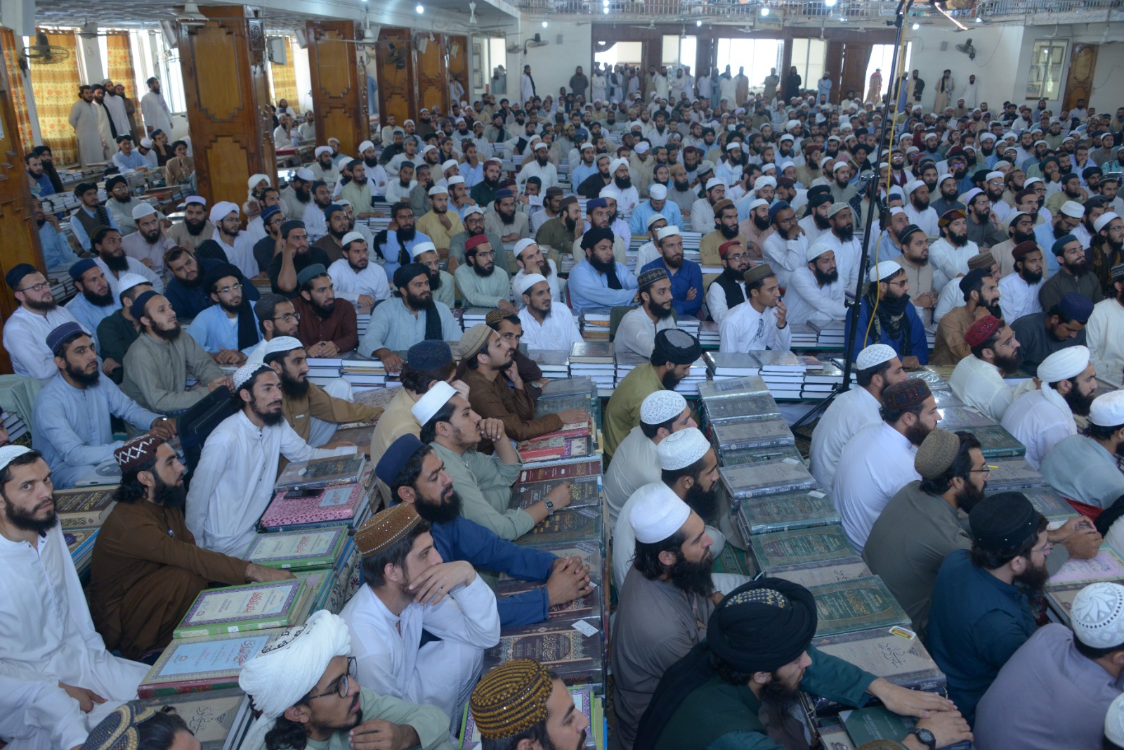 Dr Hassan Qadri addressing at Jamia Darul-Uloom Haqqania Akora Khattak Nowshehra