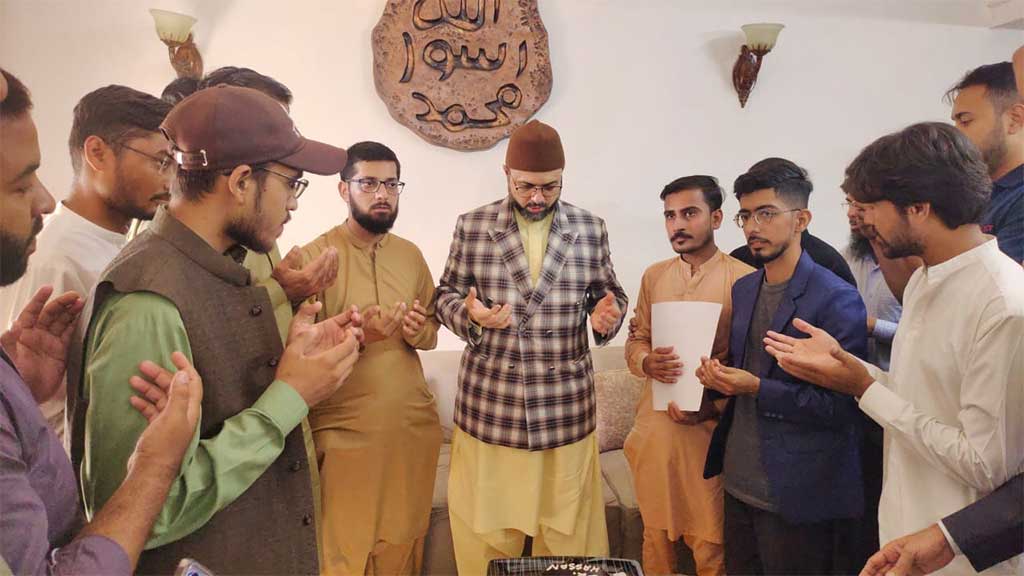 Dr Hassan Qadri meeting with Minhaj Youth Leauge Team Karachi