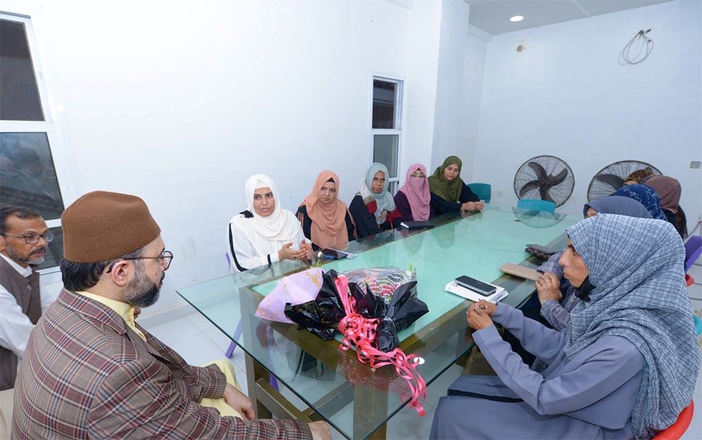 Dr Hassan Qadri meeting with Minhaj Womwn Leauge Team Karachi